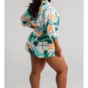 Boutique Luxxel Tropical Print Romper - Medium